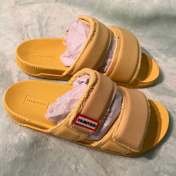 Hunter Terry Lined Sandals NWOT - Picture 2 of 5
